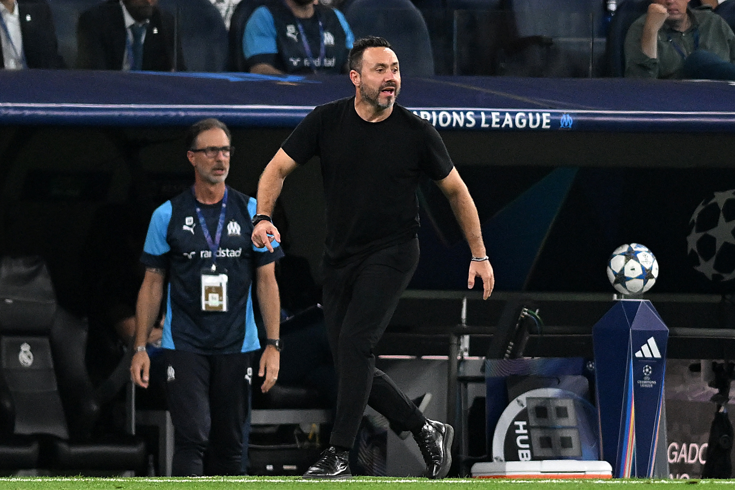 完美世界电竞-邮报：德泽尔比在曼联内部有很多支持者，图赫尔安帅也是可能人选