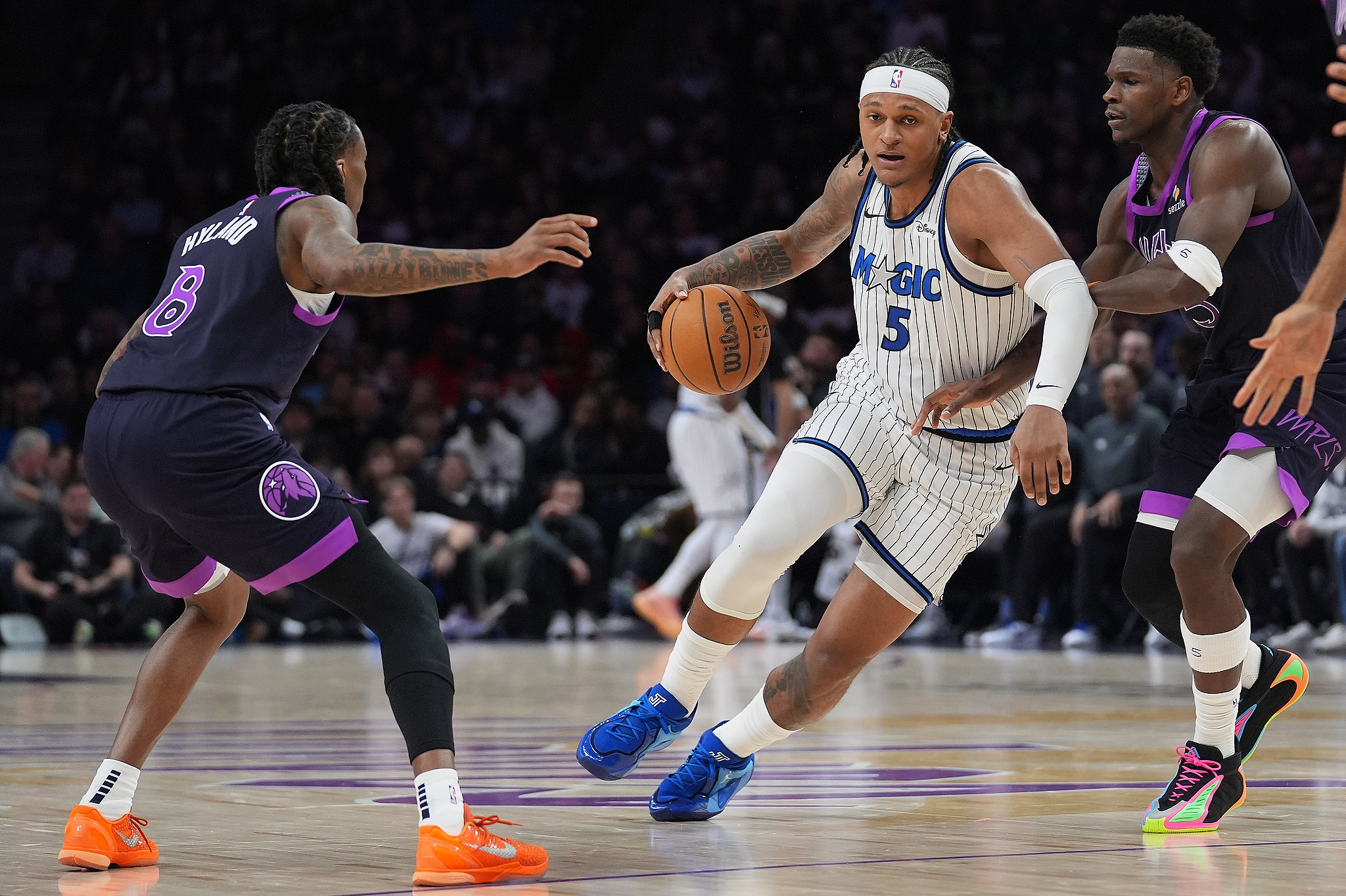 完美世界对战平台-班凯罗25+15爱德华兹34分 魔术力擒森林狼三连胜