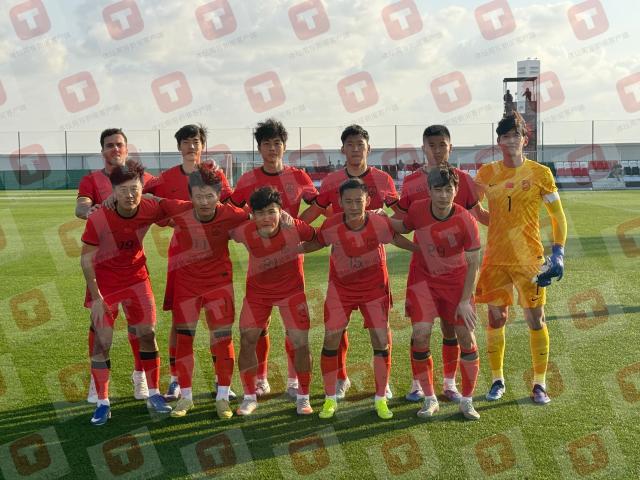 完美世界对战平台-直击国足热身乌兹别克斯坦 末节连续丢球2比2言和