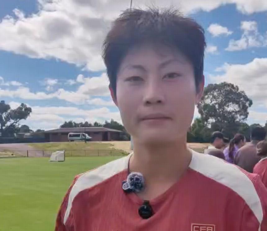 完美世界对战平台-袁丛：战胜朝鲜对球队很关键；在澳大利亚踢球是去欧洲的跳板